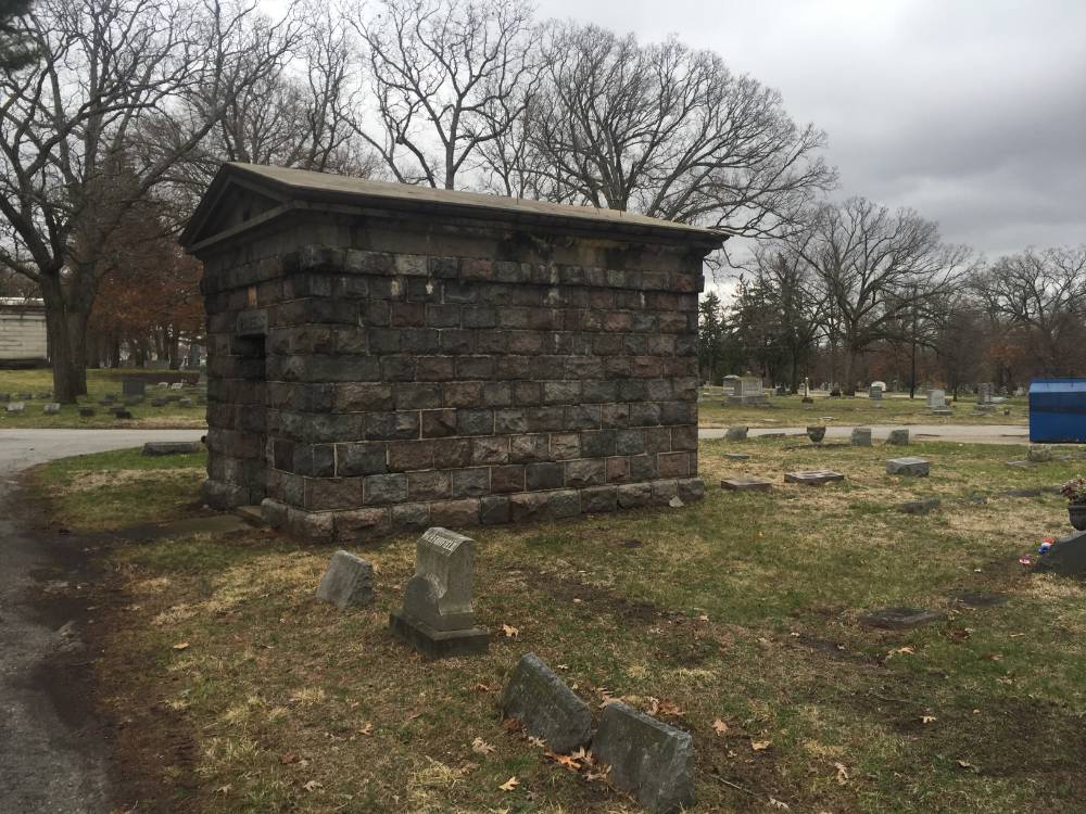Stone mausoleum in Oakhill Cemetery